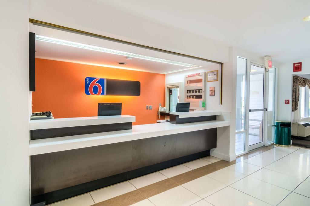 Motel 6 Normal Exterior foto